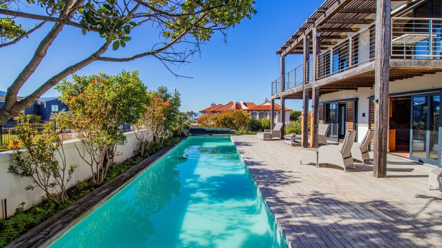 4 Bedroom Property for Sale in Westcliff Western Cape